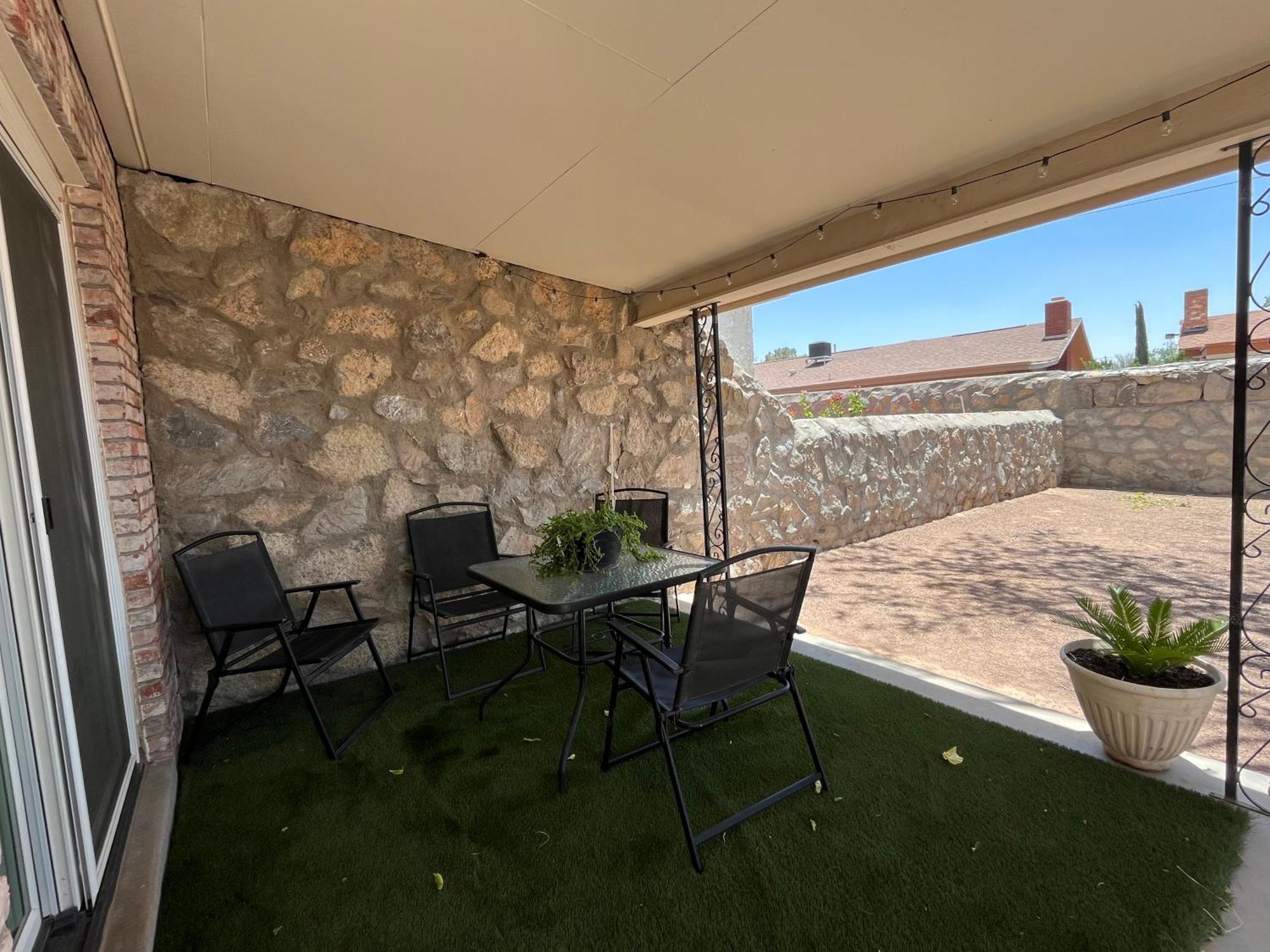 Cozy Townhome 5 Min To Airport Appartement